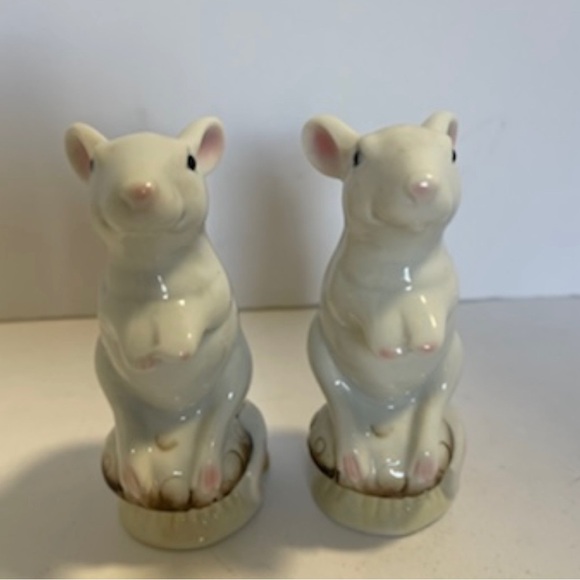 Vintage White Mouse By Nancy Lopez set - Picture 2 of 5